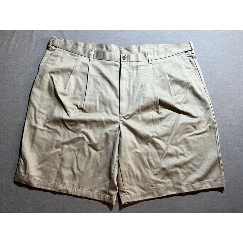 Roundtree & Yorke Pleated Shorts Mens 52 Beige Pocketed Belted‎ Button Men NWOT.
